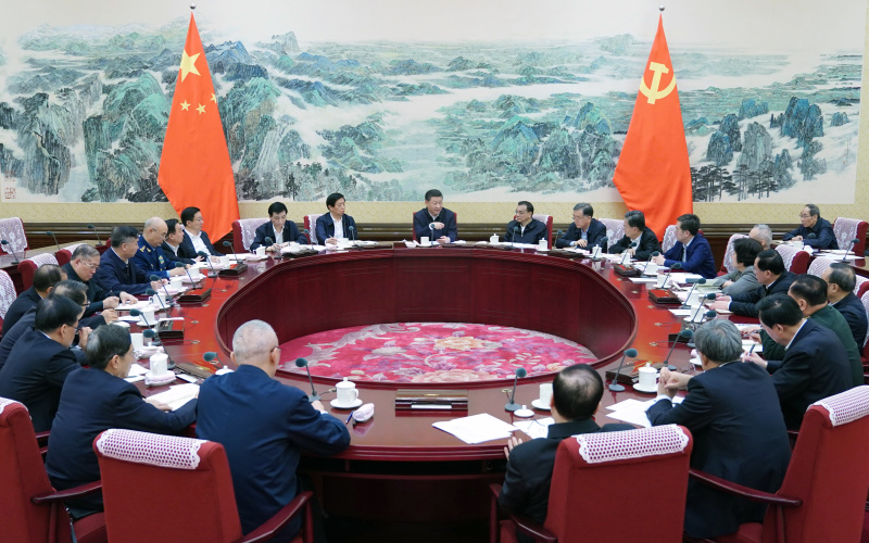 　　12月25日至26日，中共中央政治局召開民主生活會，中共中央總書記習(xí)近平主持會議并發(fā)表重要講話。新華社記者 謝環(huán)馳 攝